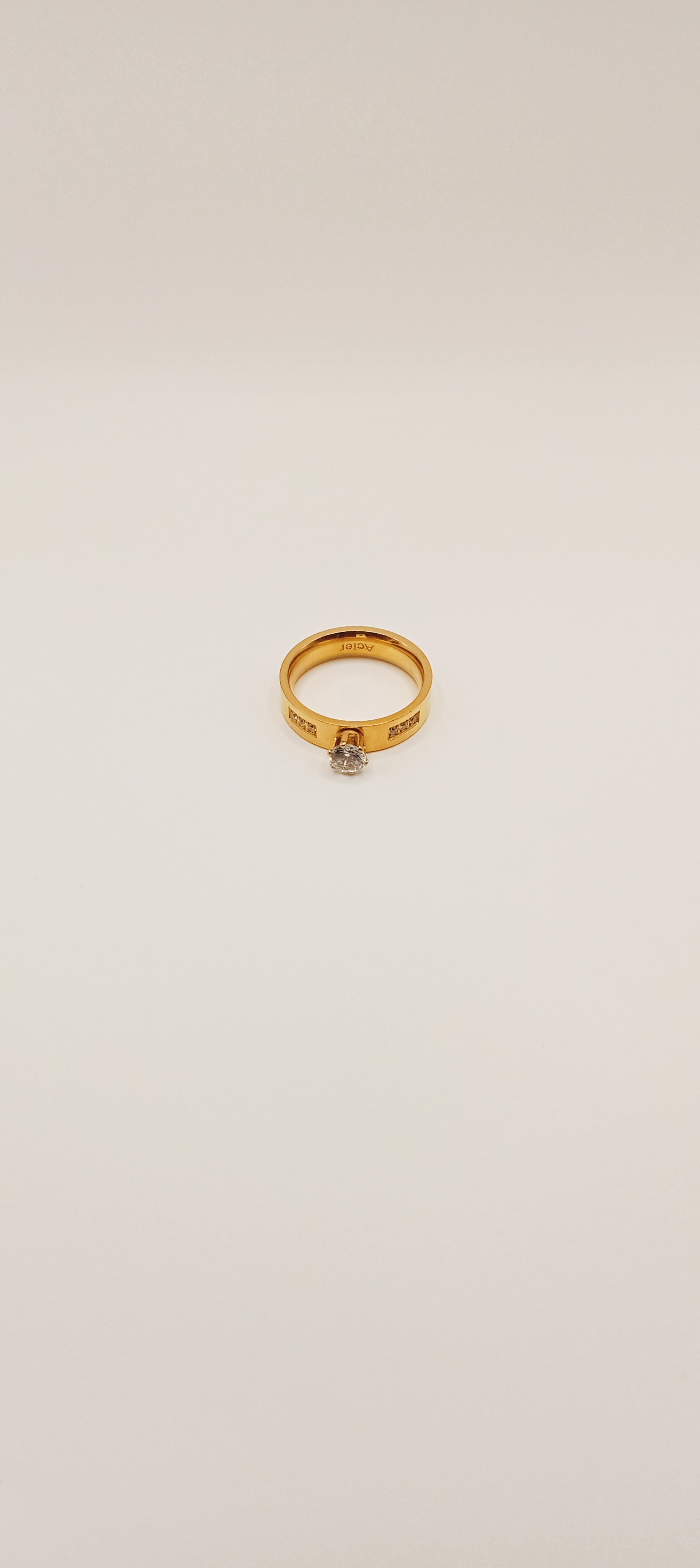 Bague avec strass