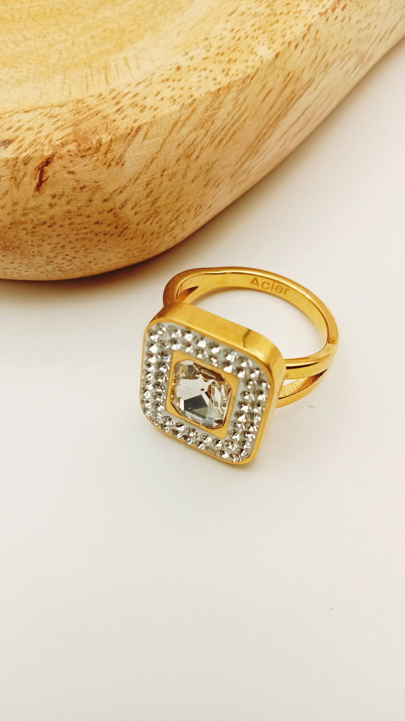 Bague carré à strass